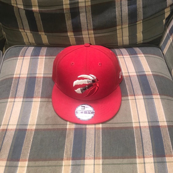 Snap Back Hat - Picture 1 of 2